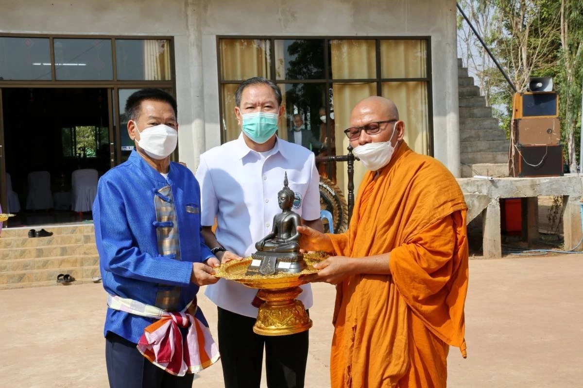 สมาคมชาวฉะเชิงเทรา จัดทอดผ้าป่าเงินล้านสร้างศาลาการเปรียญวัดดอนน้อย