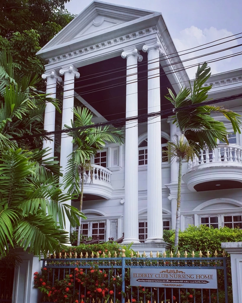 เปิดเรตแพ็กเกจ "บ้านพักคนชรา" 1,500 - 50,000 บาท หรูสุด มีสระว่ายน้ำ - ซาวน่า