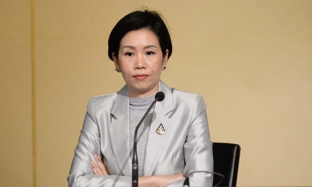 นางสาวรัชดา ธนาดิเรก รองโฆษกประจำสำนักนายกรัฐมนตรี