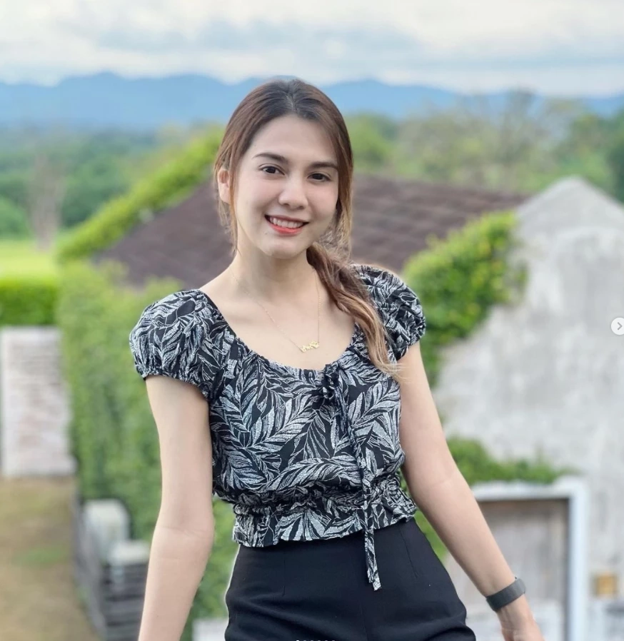 อัปเดตอาการโควิด “พั้นช์ วรกาญจน์” เผยตาเปลี่ยนสีหลังกินยาต้านไวรัส