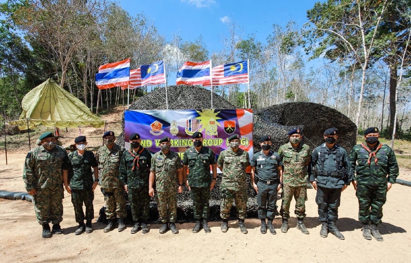 ทหารไทย-มาเลเซีย ร่วมตรวจฐานปฏิบัติการร่วมเพื่อความมั่นคงทั้งสองชาติ