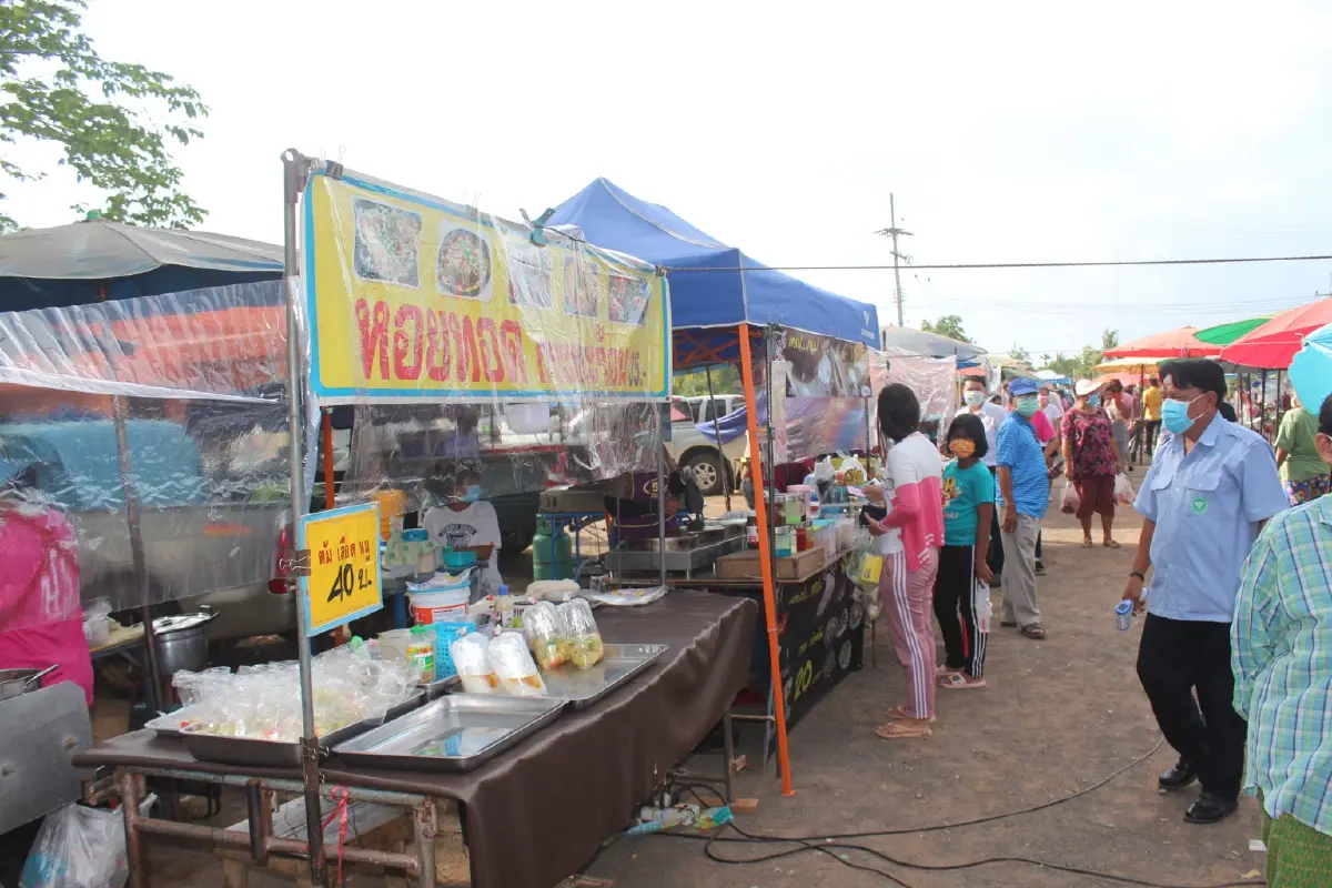 มท. สั่งจัด "ตลาดนัด" ขายของถูก ลดค่าครองชีพประชาชน