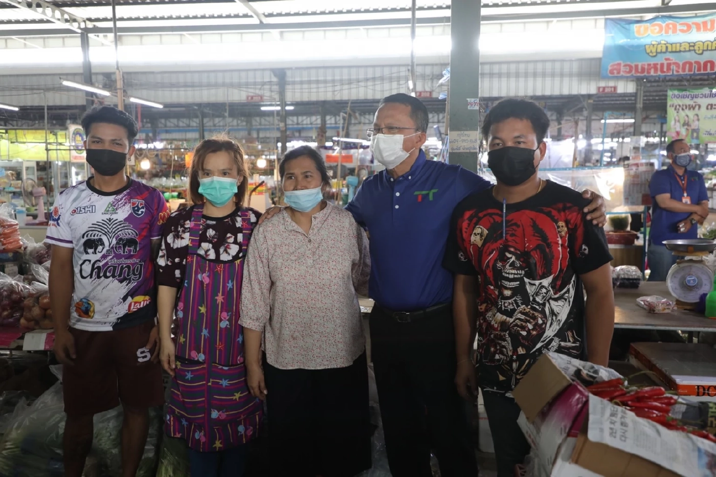 "สมศักดิ์" ตรวจตลาดเทิดไท พบราคา "หมูเนื้อแดง" 150 บาทต่อกิโลฯ 