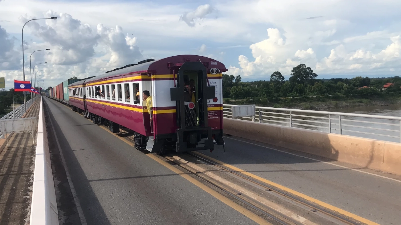 เรียกร้องเร่งสร้างสะพานรถไฟข้ามโขงรับรถไฟจีน-ลาว