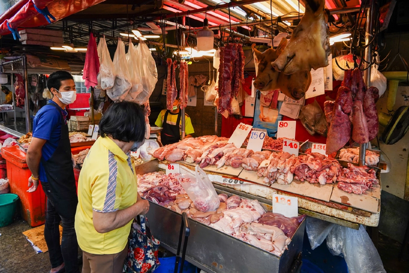 ฟาร์มหมูออกมาโวย คนเลี้ยงขายถูก แต่คนซื้อกินแพง