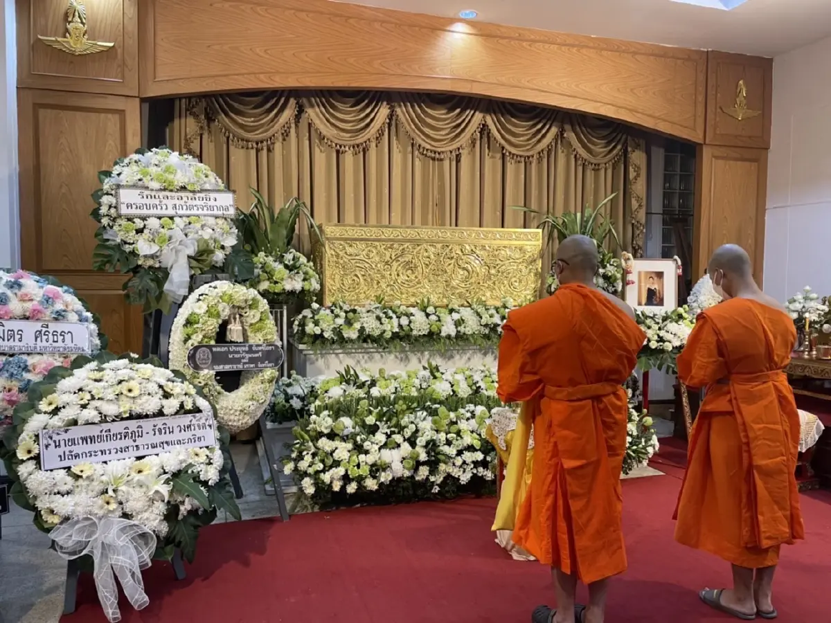 “พระนรวิชญ์” ยอมรับตร.แจ้งเพิ่ม 2 ข้อหา ยันสึกหลังไปร่วมงานเผา “หมอกระต่าย”
