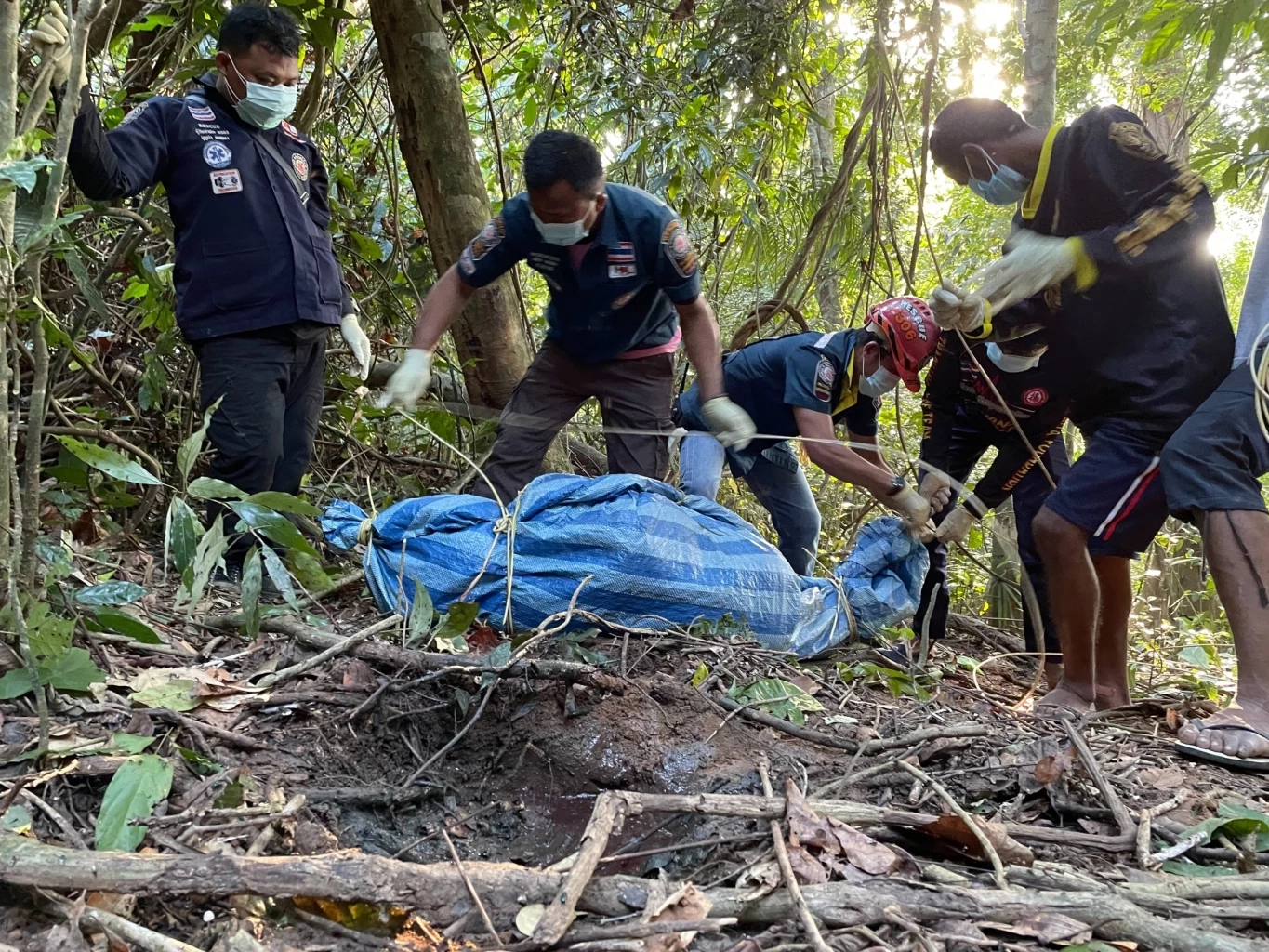 ช้างป่ายกโขลงรุมเหยียบชาวบ้านเสียชีวิต