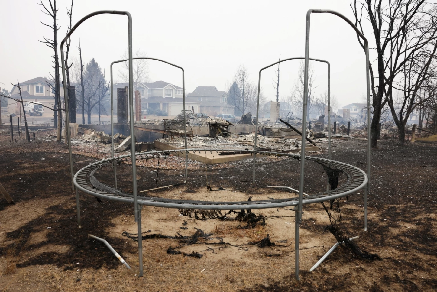 ไฟป่ารับปีใหม่ที่โคโลราโด เผาบ้านพันหลัง เสียหายอีกจำนวนมาก