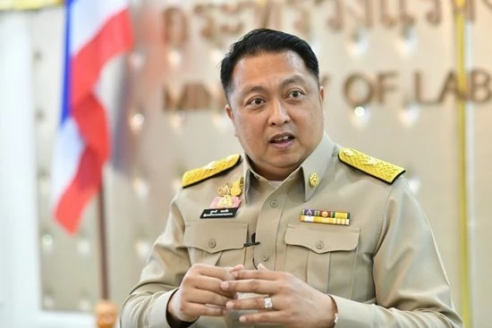รมว.แรงงาน ย้ำชัด! ผู้ประกันตนไม่ต้องกังวล ติดโควิด-19 รักษาฟรี