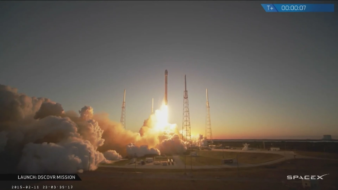 ชิ้นส่วนจรวดสเปซเอ็กซ์จะพุ่งชนดวงจันทร์ มี.ค.