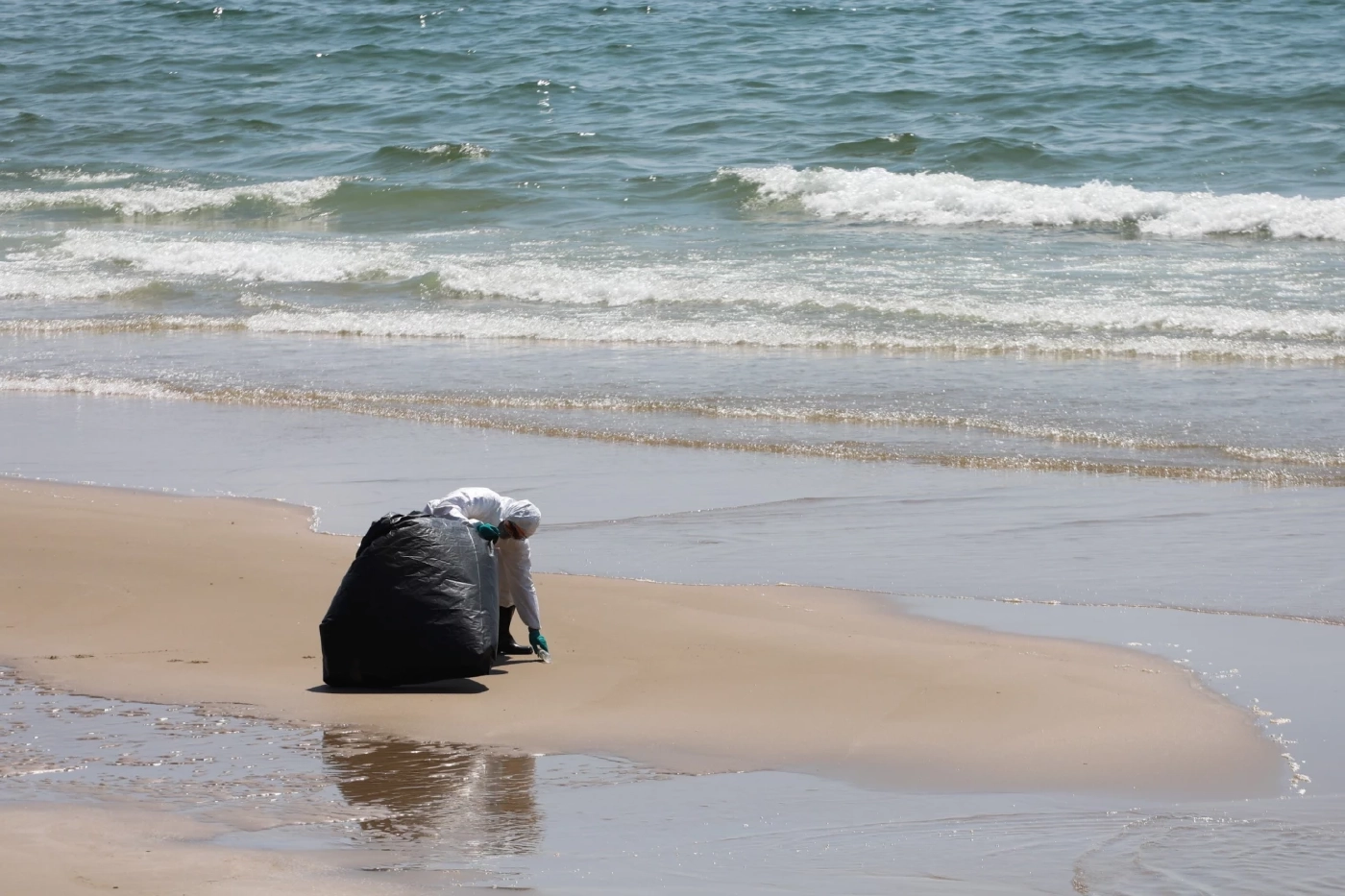 "จีสด้า" ยันไม่พบคราบน้ำมันรั่ว "หาดแม่รำพึง" บริษัทพร้อมเยียวยา