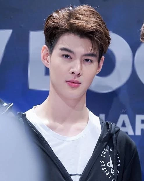 “เซ้นต์ ศุภพงษ์” เคลียร์ข่าวมีเสี่ยเปย์ ทะเลาะคู่จิ้น ครอบครัวตกอับ