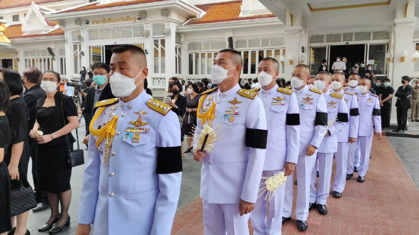 พระราชทานเพลิงศพหมอกระต่ายแล้ววันนี้ ครอบครัวเพื่อนร่วมส่งครั้งสุดท้าย