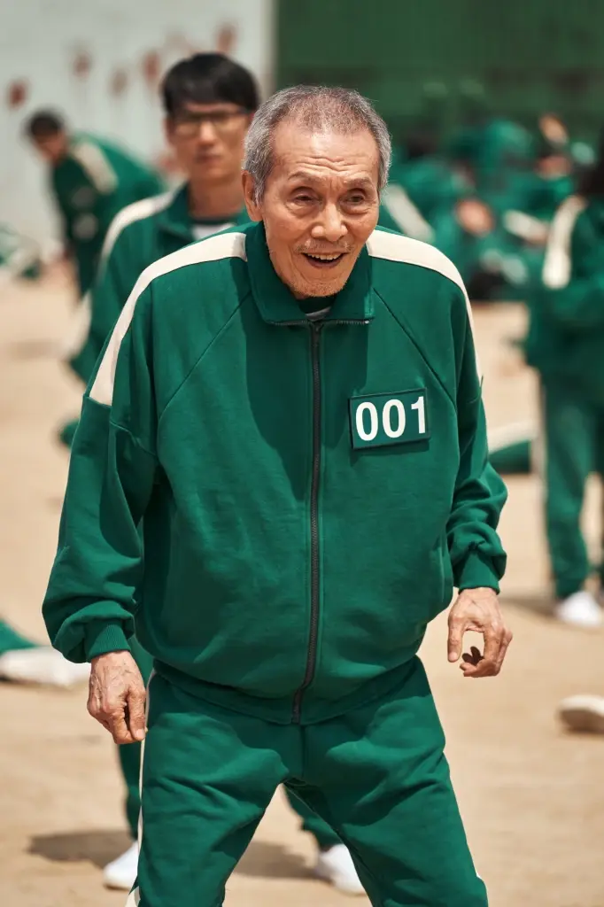 “โอยองซู” คุณตาวัย 77 ปี จาก “Squid Game” คว้ารางวัลลูกโลกทองคำ