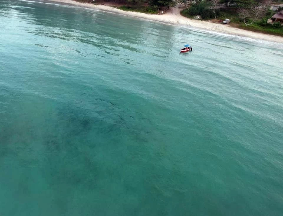 &quot;คราบน้ำมันดิบรั่ว&quot; จ่อเข้าฝั่งวันนี้ พบขยายตัว 9.4 เท่าของเกาะเสม็ด