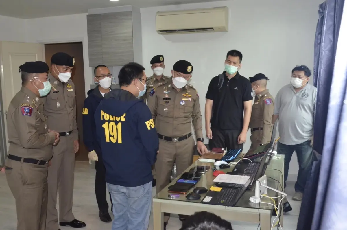 รวบ 2 หนุ่มจีน “แก๊งโกงออนไลน์” เหยื่อผู้เสียหายนับพันราย