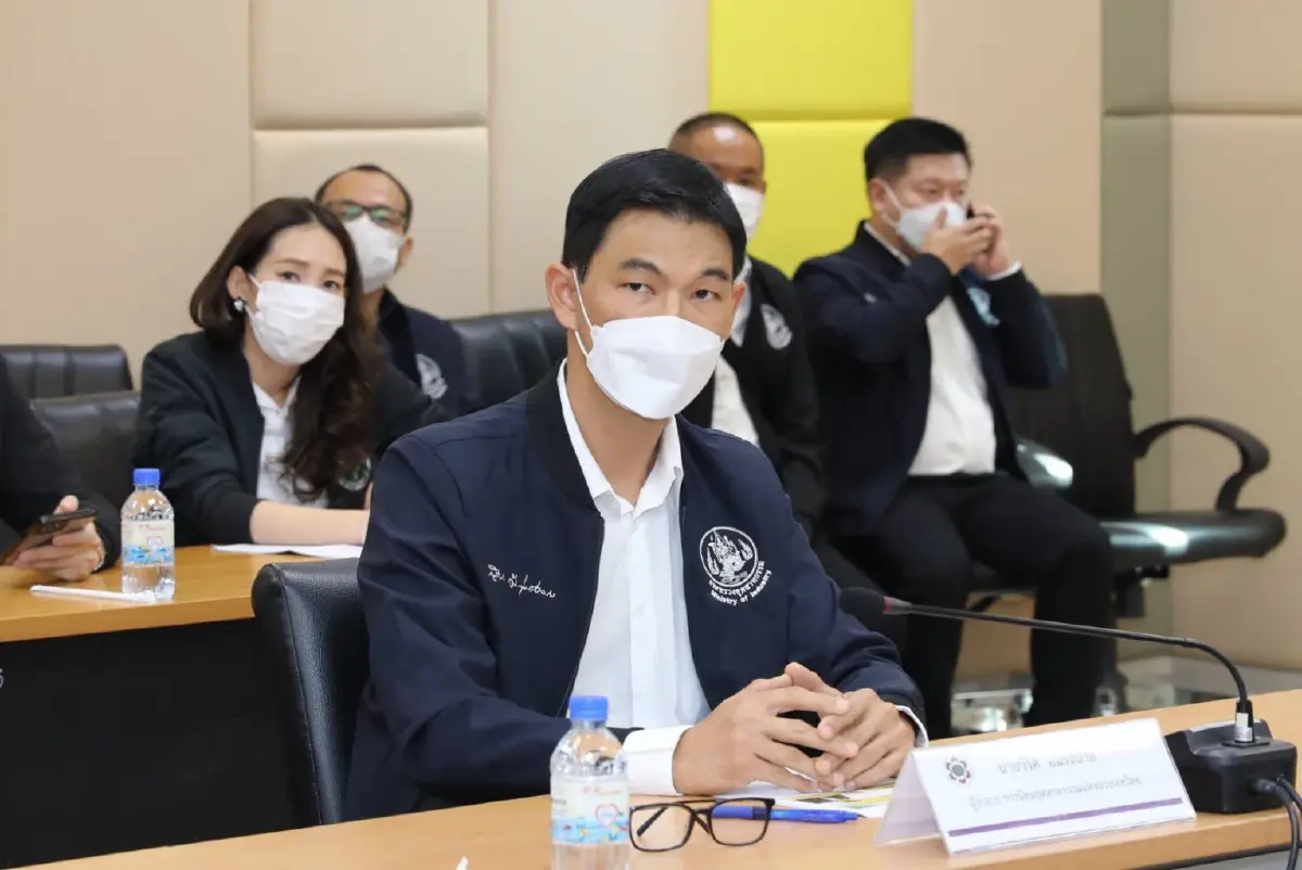 'สุริยะ' ยันวันนี้เคลียร์คราบน้ำมันรั่วมาบตาพุดได้หมด