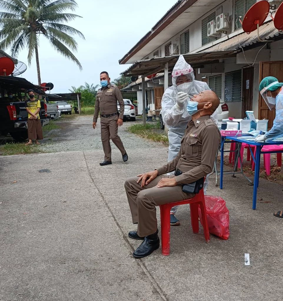 ตร.สภ.ตะกั่วทุ่ง ติดโควิด 4 ราย พบกลุ่มเสี่ยงเกือบทั้งโรงพัก