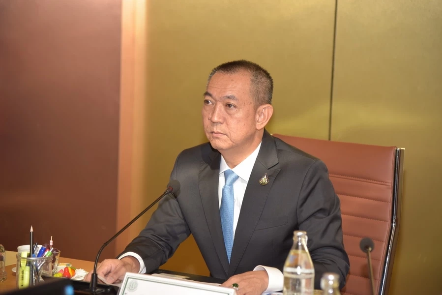 นายเฉลิมชัย ศรีอ่อน รมว.เกษตรและสหกรณ์ 