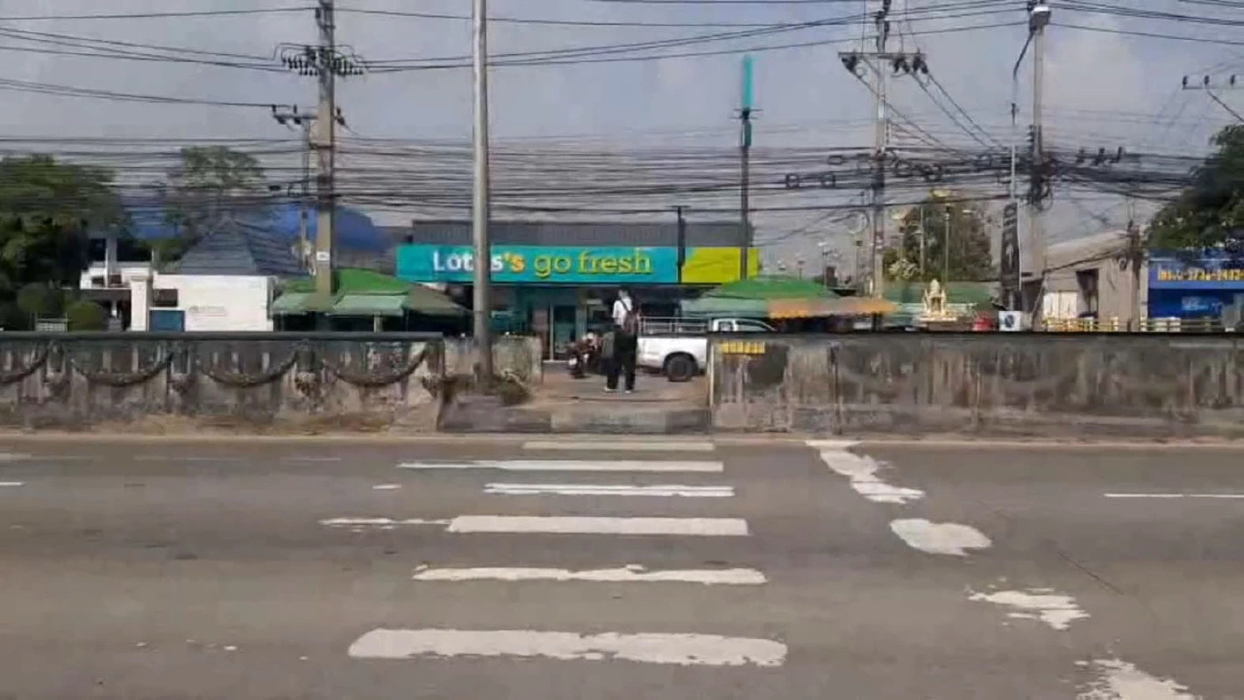 ชาวบ้านอยากให้ติดตั้งสัญญาณไฟเตือนหรือสร้างสะพานลอย