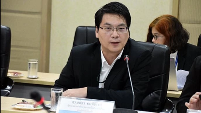 ดร.สติธร ธนานิธิโชติ ผอ.สำนักนวัตกรรมเพื่อประชาธิปไตย สถาบันพระปกเกล้า 