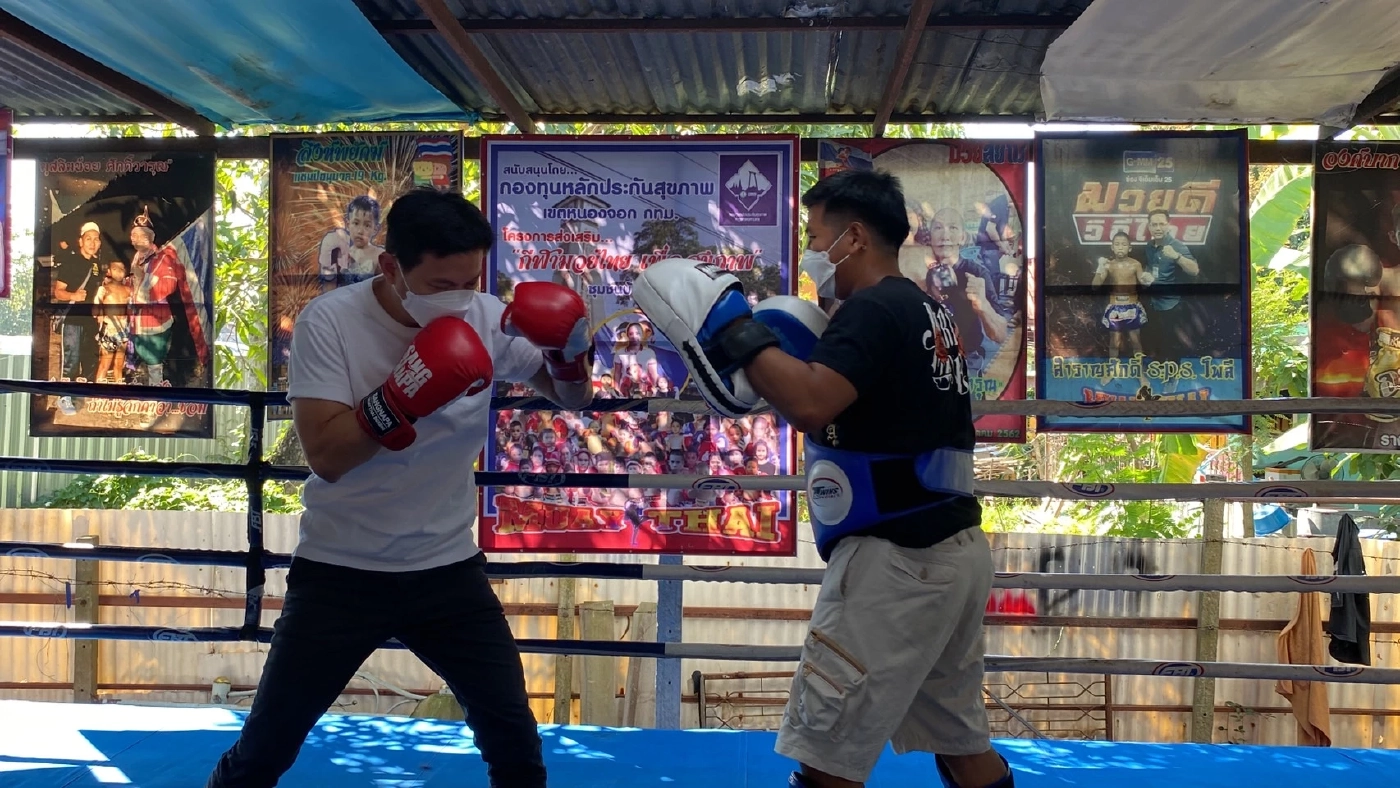 “สุชัชวีร์” ลุยพื้นที่หนองจอก ชี้ถนนพัง-ขยะล้น ต้องเร่งแก้