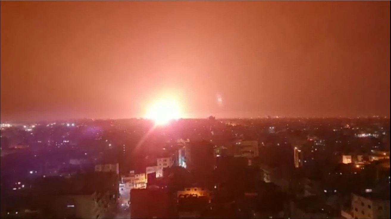 อิสราเอลถล่มฉนวนกาซ่ารับปีใหม่ หลังปาเลสไตน์ซ้อมยิงจรวด