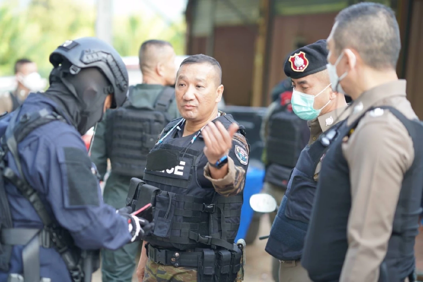 ตร.ปิดล้อมวิสามัญ "ไอ้แกร๊ก" ผู้ต้องหารายสำคัญ ถูกหมายจับ 15 คดี 