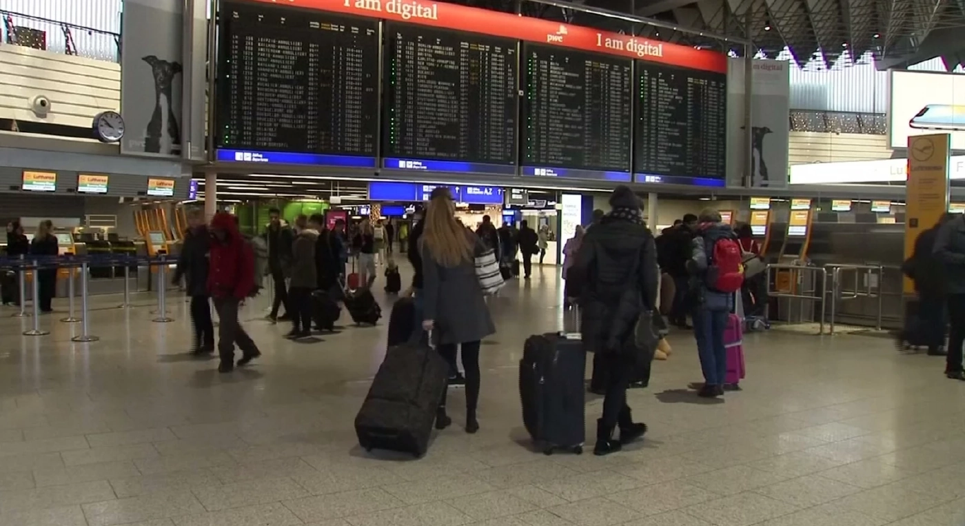 โอมิครอนทำพิษ ท่องเที่ยวชะลอ Test & Go ต่างชาติหาย 3.8 แสนคน