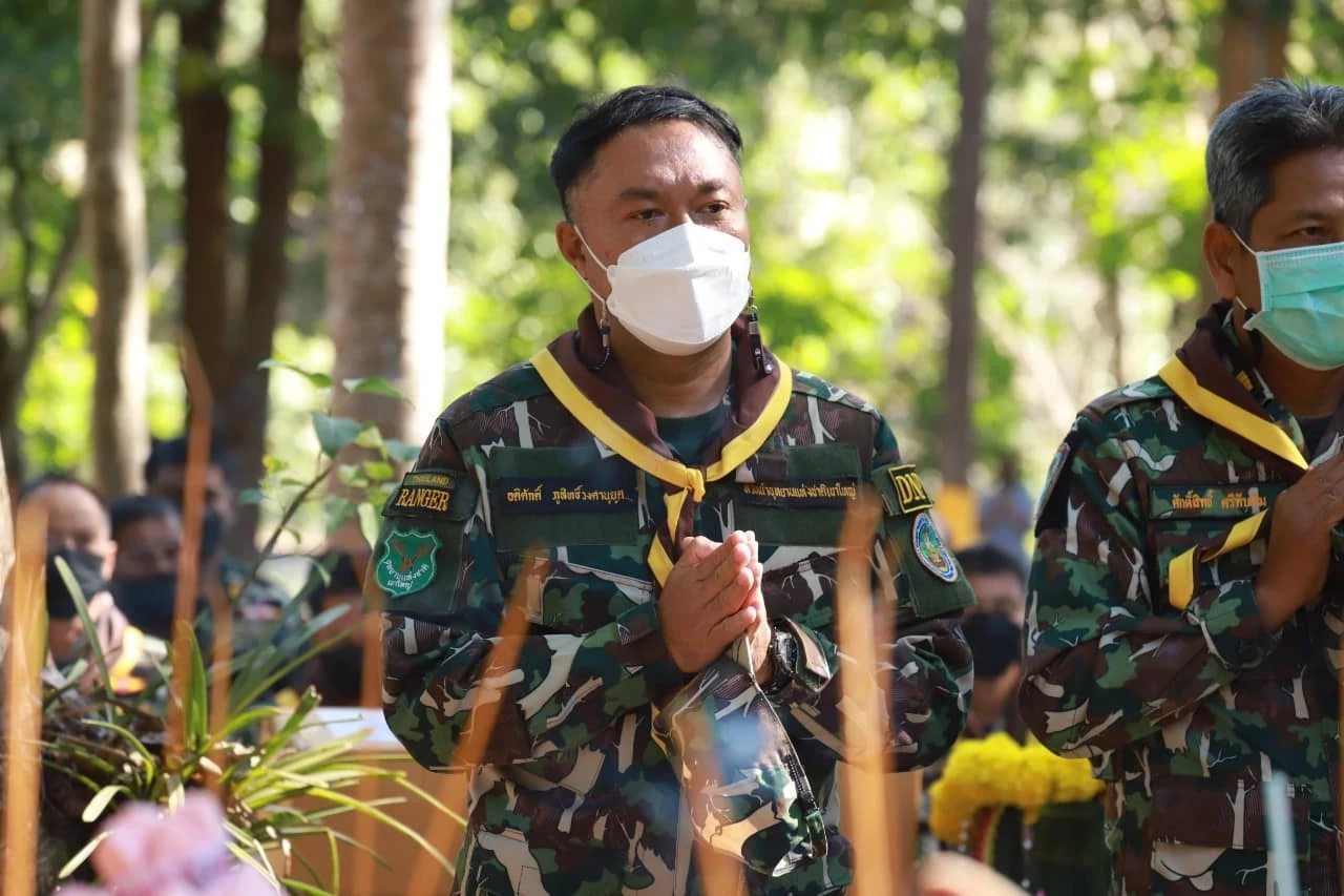 ย้าย "หน.อุทยานเขาใหญ่" จัดงานจ้าง "โคโยตี้" ฉลองวันเกิดเจ้าพ่อเขาใหญ่