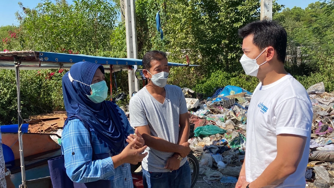 “สุชัชวีร์” ลุยพื้นที่หนองจอก ชี้ถนนพัง-ขยะล้น ต้องเร่งแก้