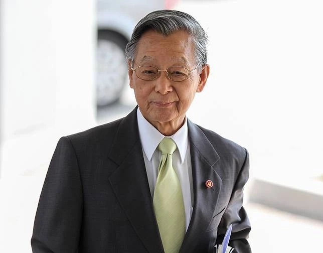 นายชวน หลีกภัย ประธานสภาผู้แทนราษฎร 