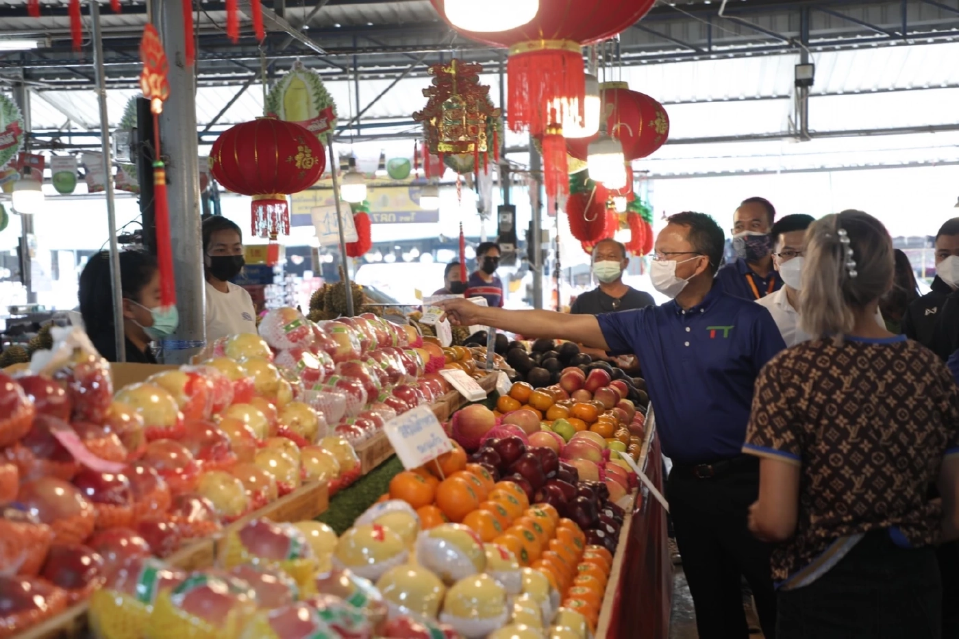 "สมศักดิ์" ตรวจตลาดเทิดไท พบราคา "หมูเนื้อแดง" 150 บาทต่อกิโลฯ 