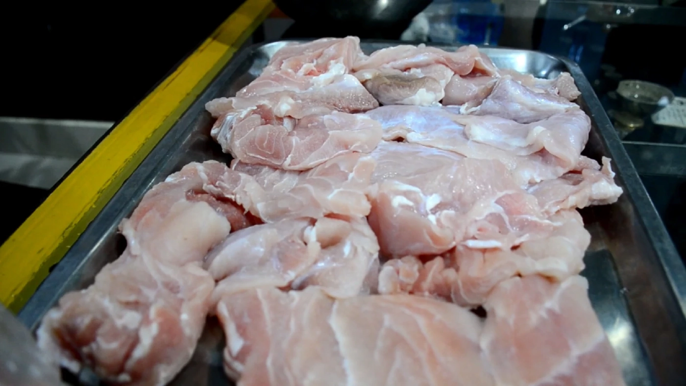 หมูแพง! ประชาชนแห่บริโภคเนื้อจระเข้