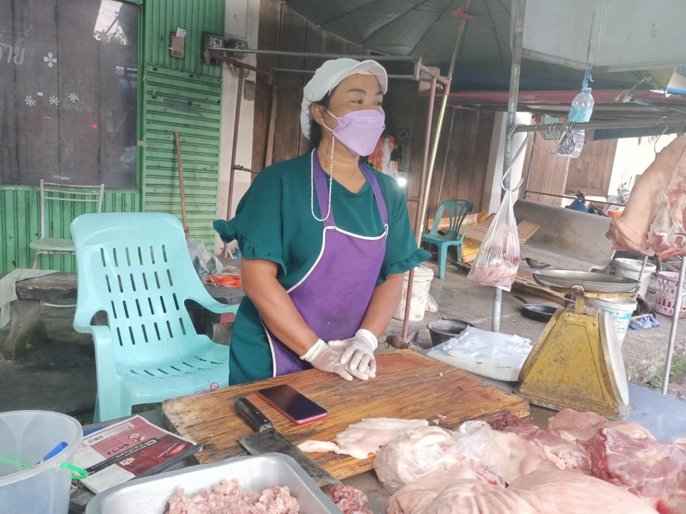 แม่ค้าหมูสุดช้ำ โจรแสบขโมยเนื้อหมูจากแผงขายหมู