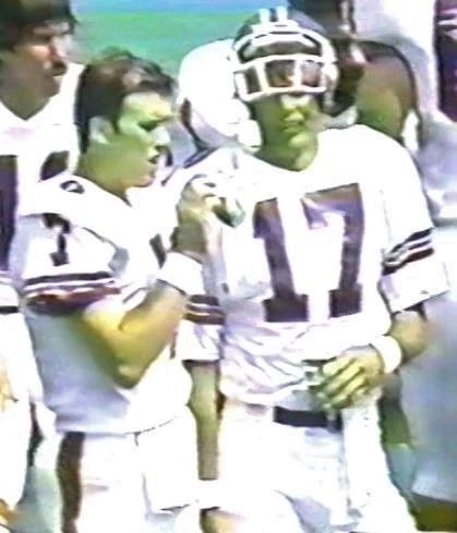 (เดอเบิร์ก หมายเลข 17 กับ เอลเวย์ หมายเลข 7 ในช่วงเวลาร่วมงานกันสั้น ๆ ที่ เดนเวอร์ / ภาพ Pinterest)