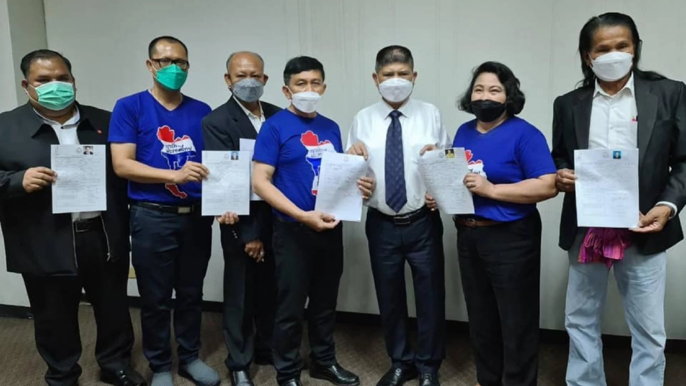 อดีต ปธ.หมู่บ้านเสื้อแดง 4 ภาค เปลี่ยนสี ย้ายซบรวมไทยสร้างชาติ หนุน "บิ๊กตู่"