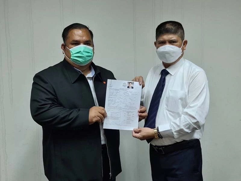 อดีต ปธ.หมู่บ้านเสื้อแดง 4 ภาค เปลี่ยนสี ย้ายซบรวมไทยสร้างชาติ หนุน "บิ๊กตู่"