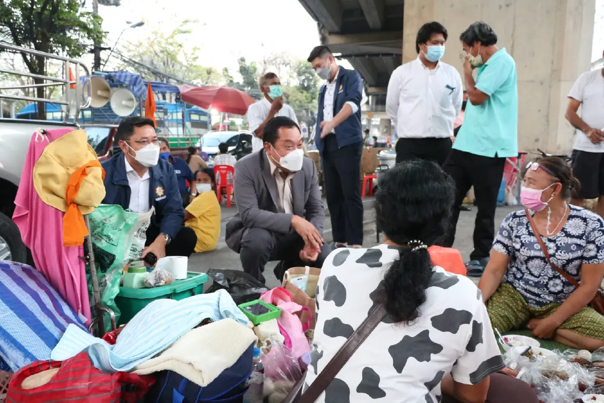 "ทวี สอดส่อง"นำคณะให้กำลังใจม็อบเกษตรกรร้องรัฐแก้ปัญหาหนี้สิน