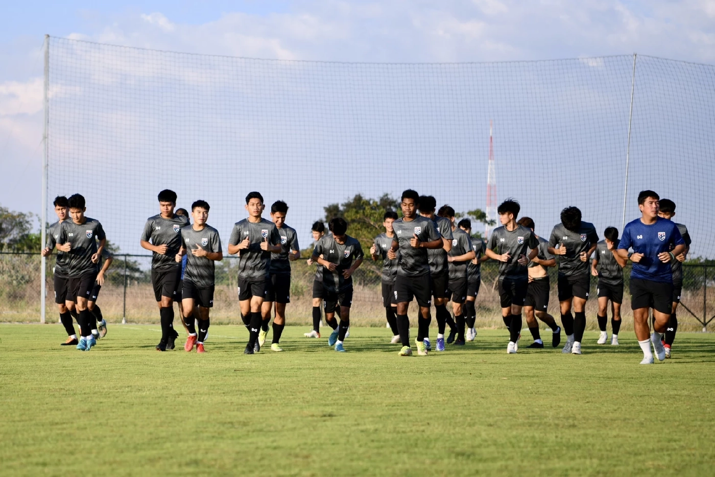 "ชนภัช" เตือนช้างศึกห้ามประมาทลาว ย้ำเป้าหมายไปให้ถึงแชมป์