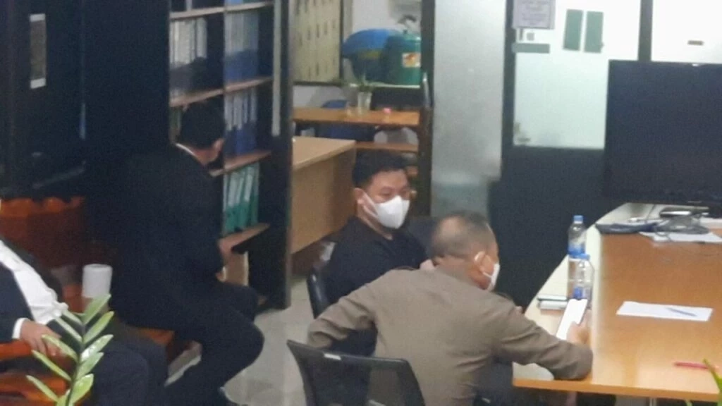 ตร. เรียกสอบปากคำเพิ่ม "กระติก" และ "แซน" วันนี้ ส่วน "ปอ-เบิร์ต" ยังวืดประกัน