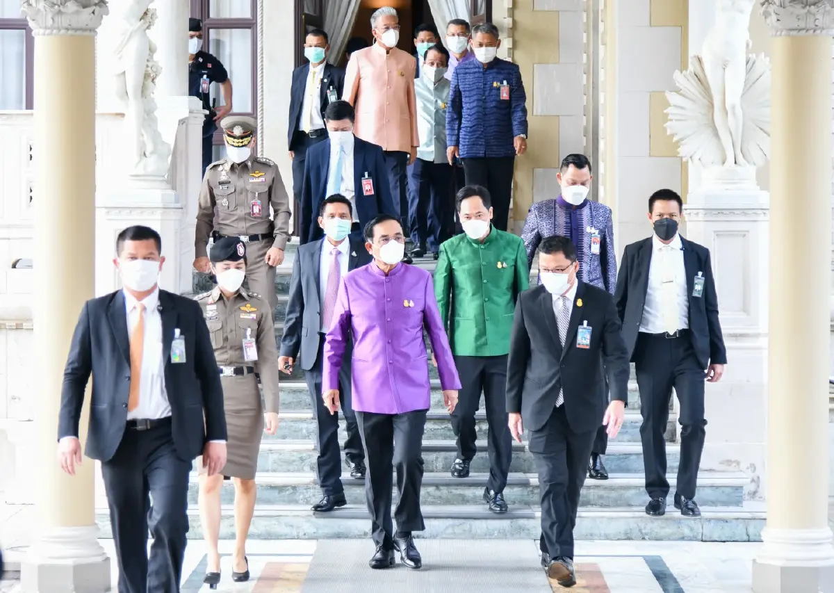 สถานการณ์บีบรอบด้าน ถึงเวลา"บิ๊กตู่"ยุบสภาฯ จริงหรือ?