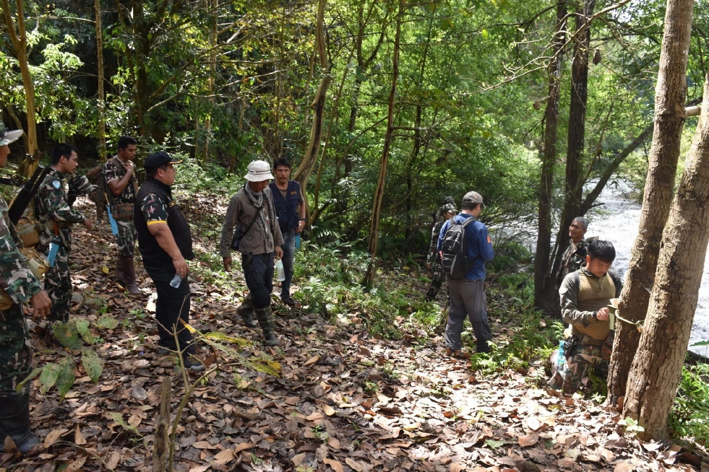 นักวิจัยชี้เจ้า 3 ขา เสือพเนจร ชาวบ้านยังผวาติดสปอร์ตไลท์ส่องคอกสัตว์