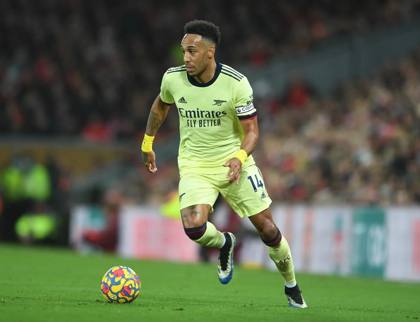 ปิแอร์ เอเมอริค-โอบาเมยอง ตัวแทน &quot;เอล กุน&quot; ในถิ่น คัมป์ นู