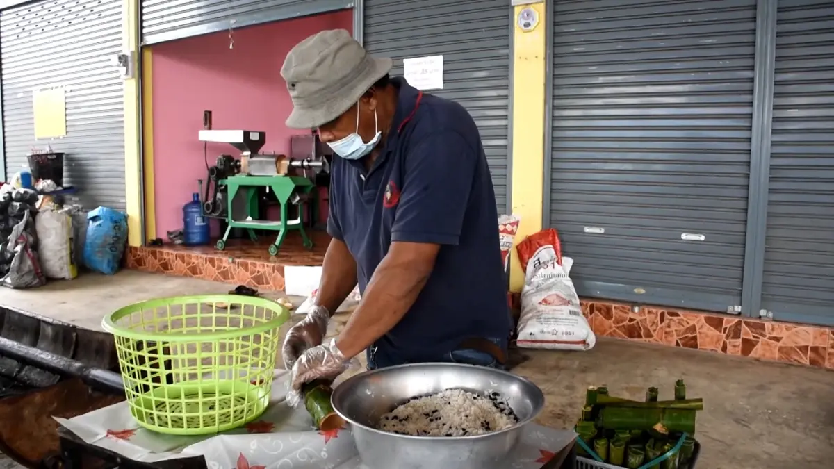 ข้าวหลามเทคนิคการเผาน็อคดาวน์ทำเงิน 3 พัน/วัน