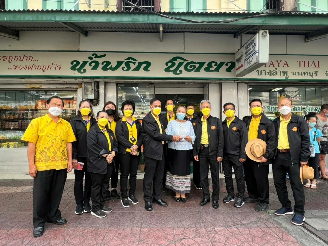 ดราม่า! "วุฒิสภา" มอบโล่ "ศรัทธาความดี" แก่ร้านน้ำพริกนิตยา