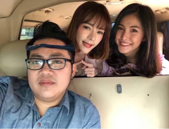 ตัวอย่างการใช้สายรัดแก้ปวดหัว