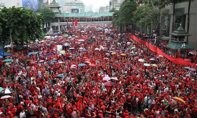 ทำความรู้จัก &quot;ไอดา-ชลิตา&quot; นายประกันม็อบแห่ง &quot;กองทุนราษฎรประสงค์&quot; 