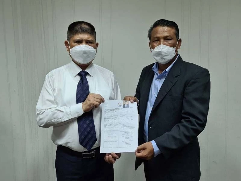 อดีต ปธ.หมู่บ้านเสื้อแดง 4 ภาค เปลี่ยนสี ย้ายซบรวมไทยสร้างชาติ หนุน "บิ๊กตู่"