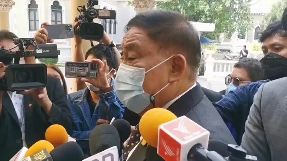 "อัศวิน"รับเตียงผู้ป่วยโควิดในกทม.เหลือน้อย ขอคนอาการไม่หนักHI